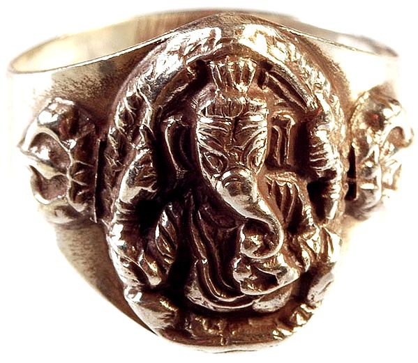 Shri Ganesha Finger Ring
