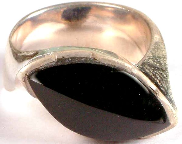 Twisted Ring of Black Onyx