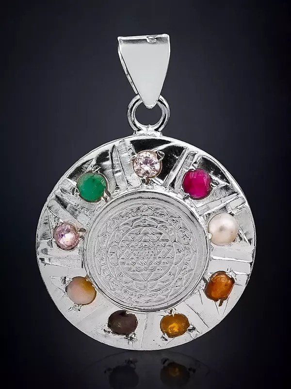 Shri Yantra Pendant with Navaratna