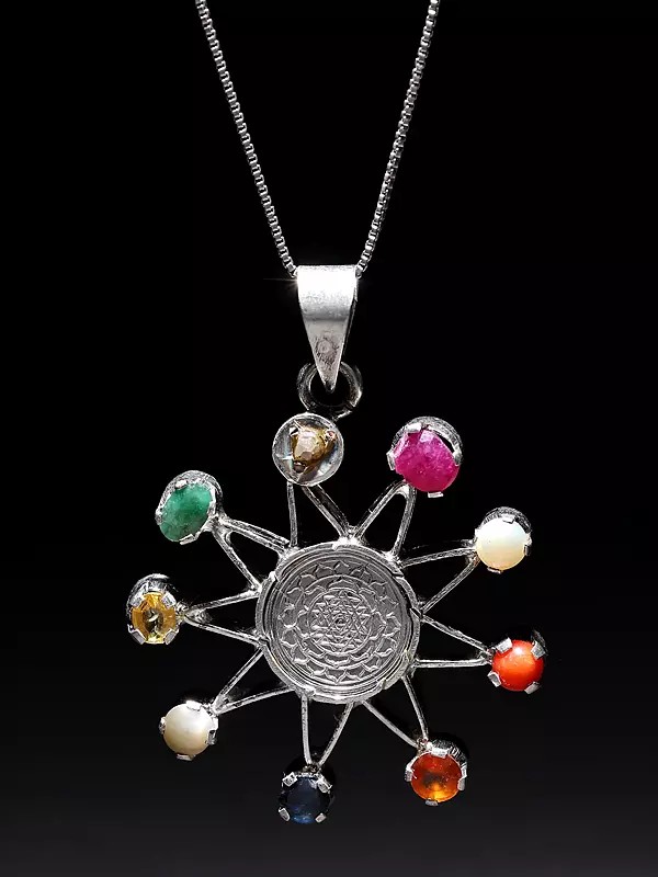 Shri Yantra Pendant with Navaratna
