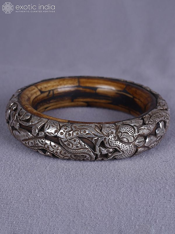 4" Attractive Engraved Amber And Silver Bangle From Nepal