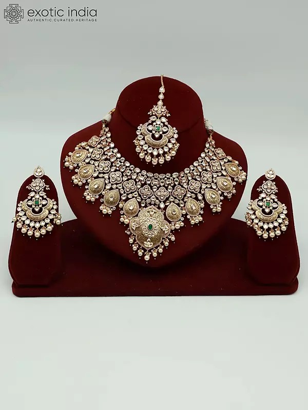 Hanging Beads Heavy Kundan Necklace Set With Earrings And Mangtika