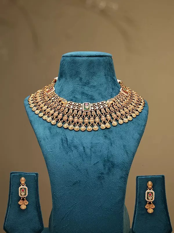 Kundan Studdded Flower Design Semi Bridal Choker Necklace and Earring Set