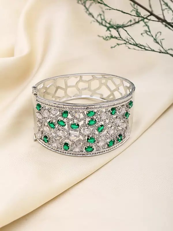 Cuff Bracelet with Vintage Design & Emerald-Cut Stones