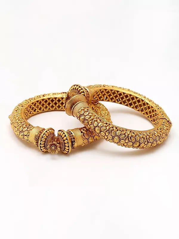 Rajwadi Style Floral Design Screw Openable Pair of Bangles