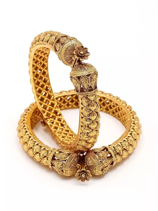 Rajwadi Style Floral Design Screw Openable Pair of Bangles