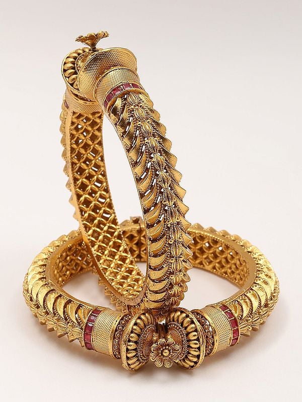 Rajwadi Style Floral Design Screw Openable Pair of Bangles