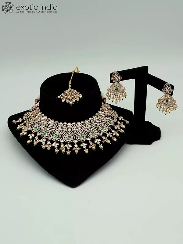 Kundan Necklace Set In Heavy Look With Mangtika And Beautiful Earrings