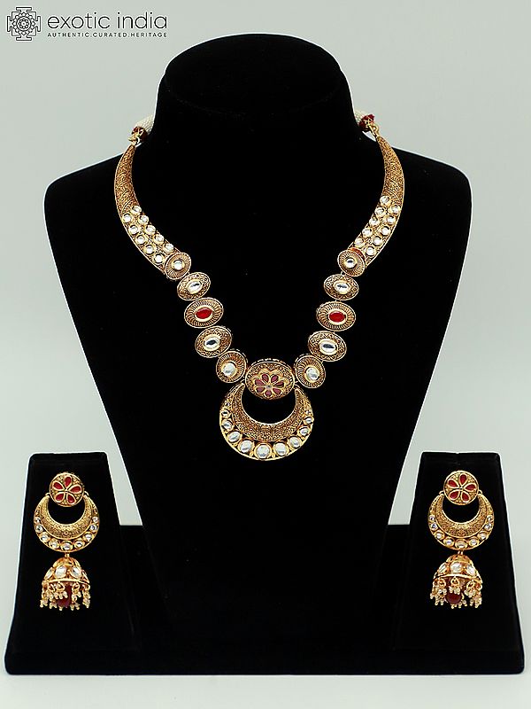 Designer Necklace Set In Attractive Pendant Look With Beautiful Earrings