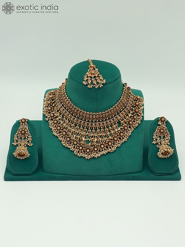 Intricate Carving Bridal Necklace Set With Beautiful Mangtika And Earrings