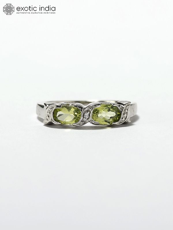 Stylish Sterling Silver Ring with Peridot Gemstone