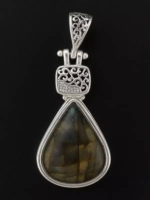 Labradorite Pendant - Sterling Silver