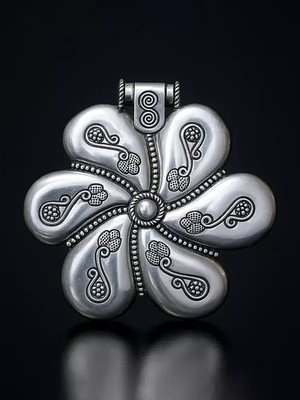 Sterling Twirling Flower Pendant with Granulation work