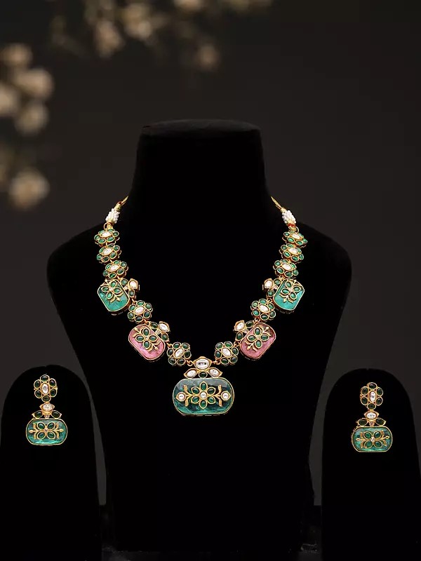Mughal-inspired Kundan Necklace and Earrings Set