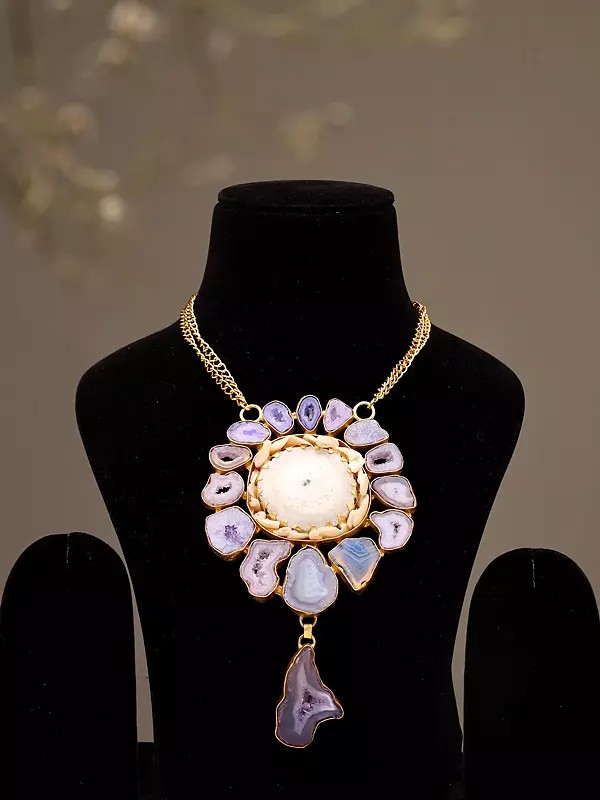 Raw-Cut Style Purple Stone Circular Pendant Necklace