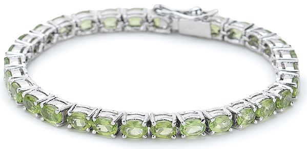 Superfine Sterling Silver Chain Bracelet with Oval-Cut Faceted Peridot Stones