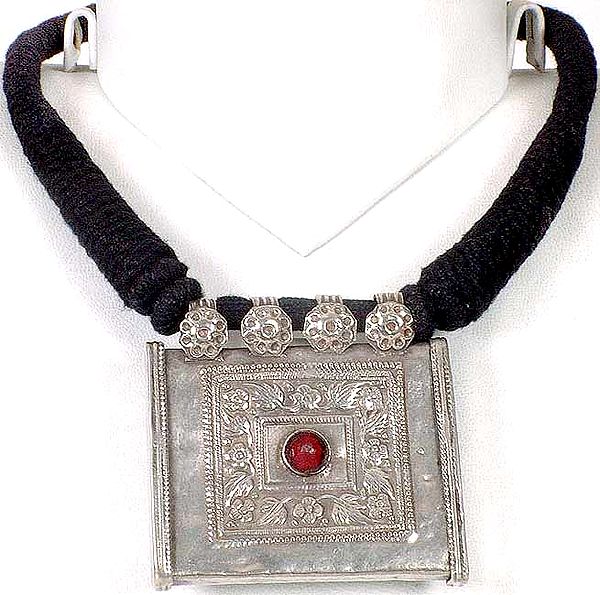Antiquated Ratangarhi Necklace with Box Amulet