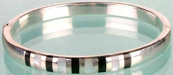 Bangle Bracelet with Inlay of Black Onyx and Pearl