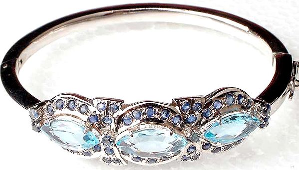 Bracelet of Facelet Blue Topaz with Sapphire