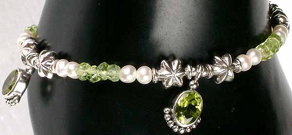 Designer Bracelet of Peridot and Pearl