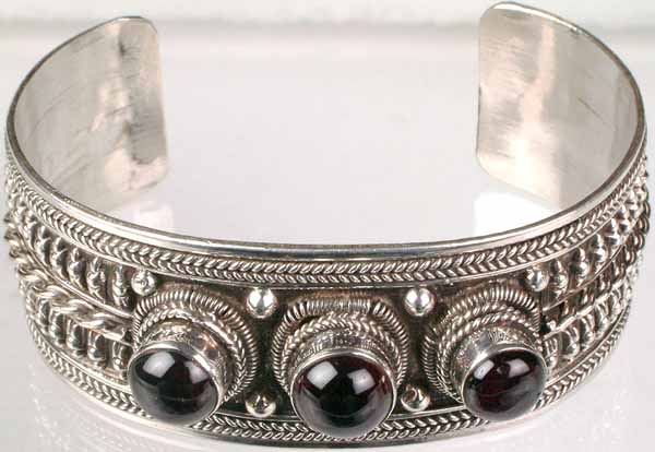 Filigree Cuff Bracelet of Garnet