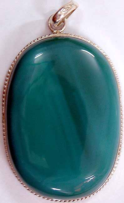 Oval Pendant of Green Onyx