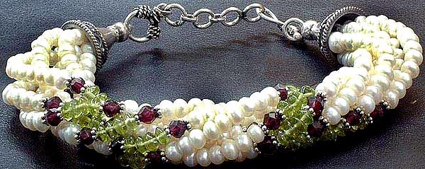Pearl Bracelet with Garnet and Peridot