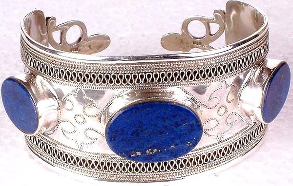 Stud Bracelet of Lapis Lazuli with Filigree Border