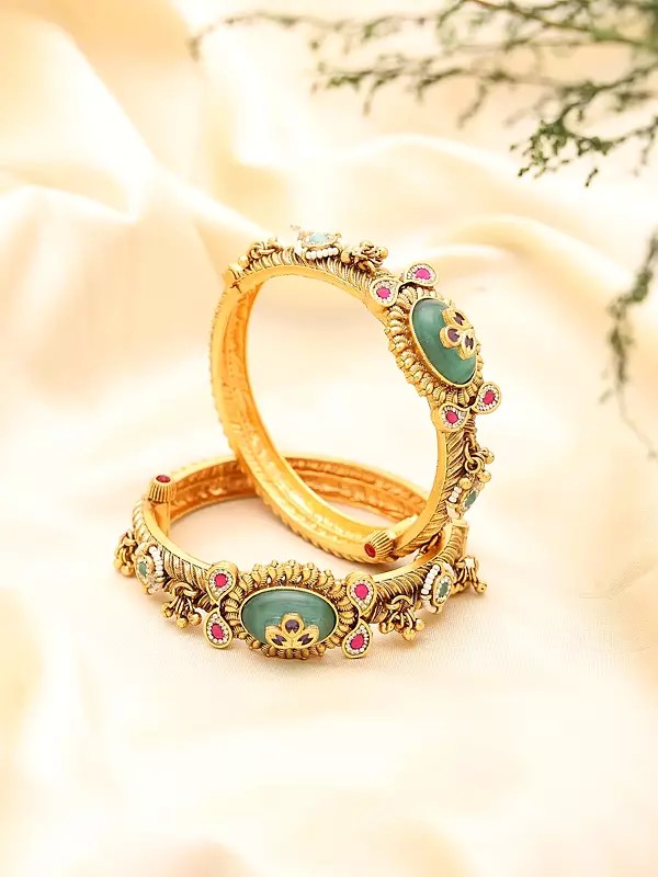 Kundan Bangle Pair with Braid Design and Green Gemstones