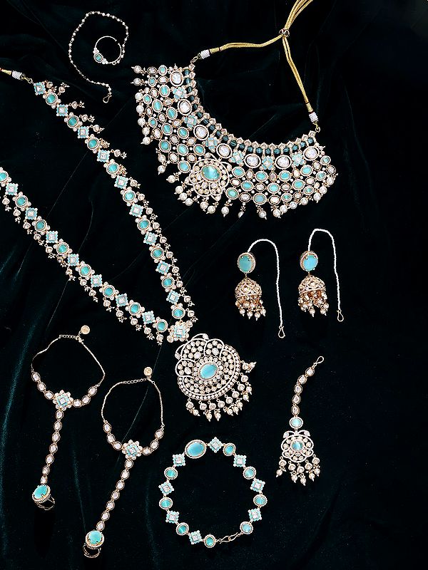 Multi-Layered Kundan Bridal Wedding Set with Pearl Embellishments