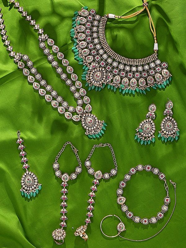 Complete Bridal Kundan Jewelry Set Featuring Green Teardrop Beads & Multiple Pieces