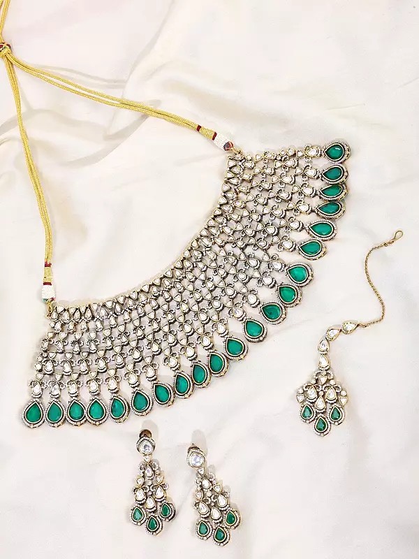 Teardrop Emerald Kundan Bridal Necklace Set with Earrings and Maang Tikka