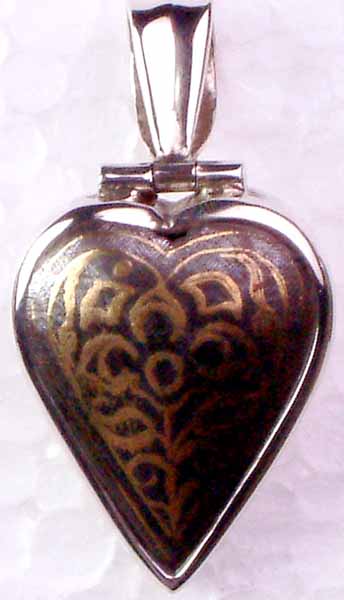 Antiquated Valentine Pendant with Golden Arabesque