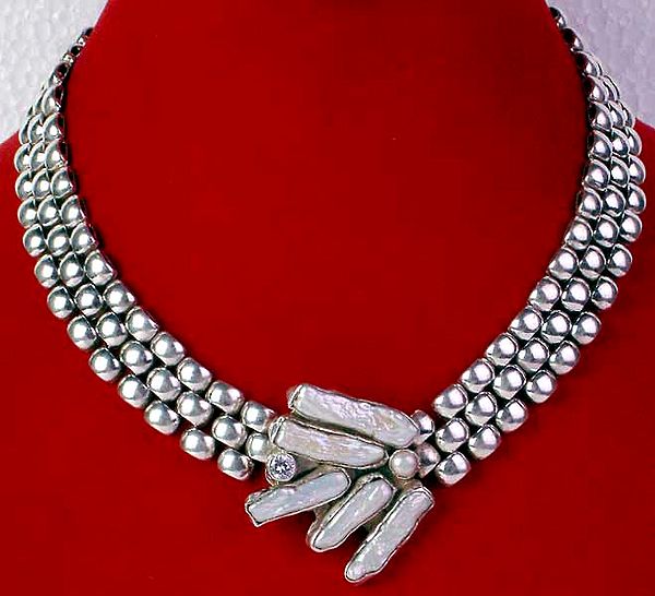 Designer Pearl Necklace