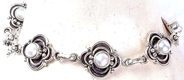 Pearl Floral Bracelet
