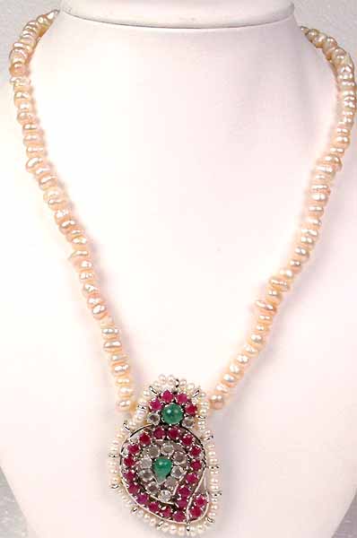 Pearl Necklace with Ruby