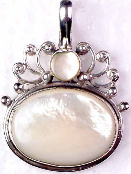 Shell Crown Pendant