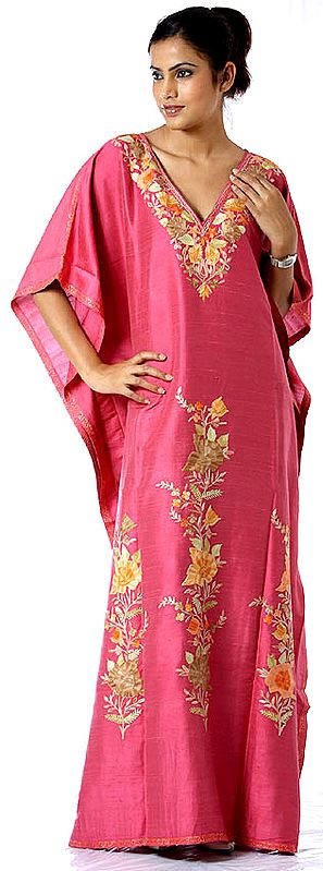 Dark-Pink Kaftan from Kashmir with Aari-Embroidered Flowers