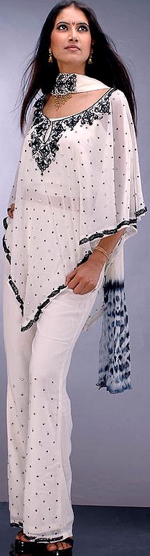 Ivory Poncho Four-Piece Suit with Han-Embroidery