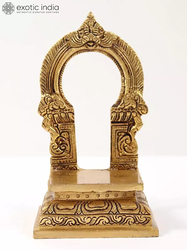 7" Brass Throne with Kirtimukha Prabhavali