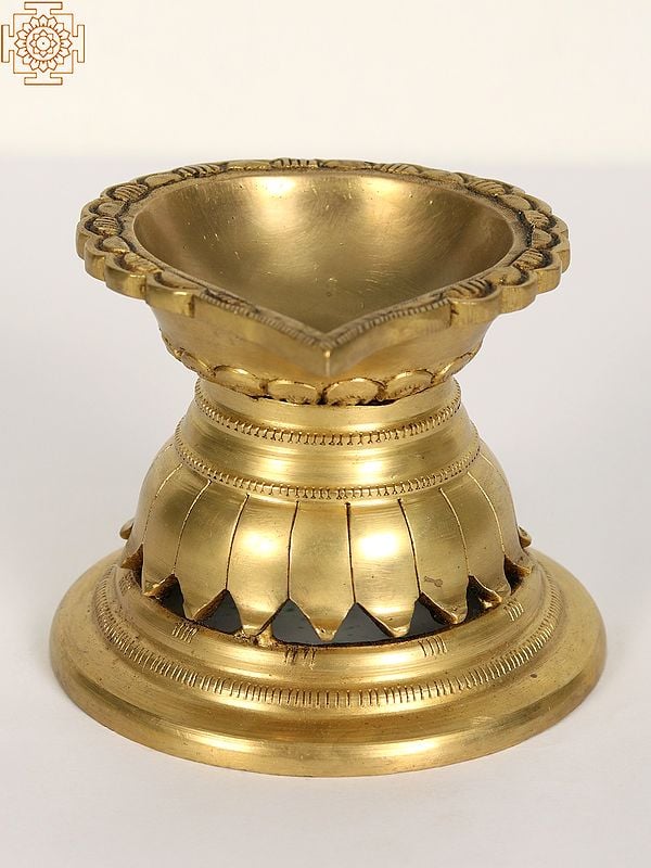 Engraved Design Diya | One Wick Brass Lamp