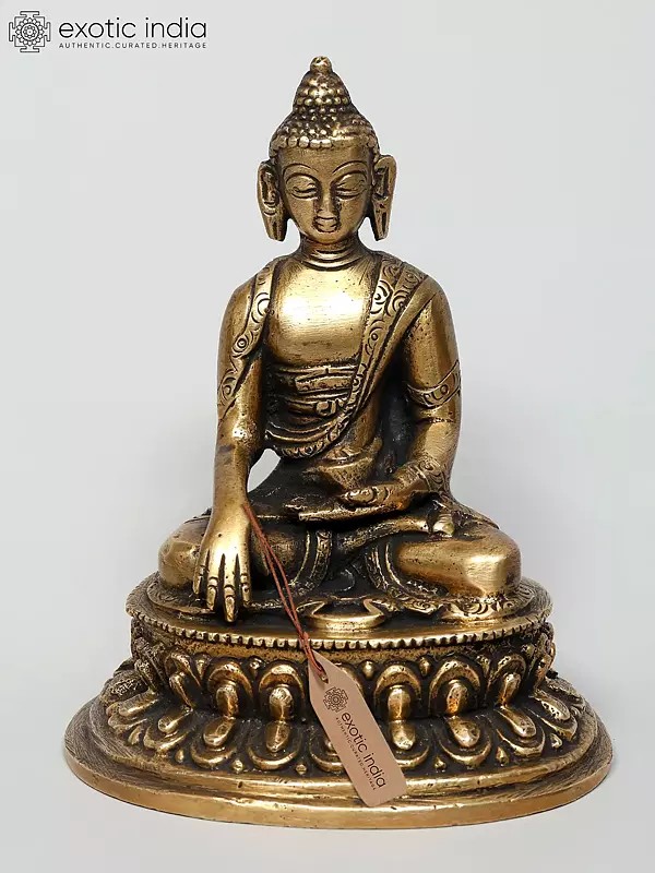 Lord Buddha in Bhumisparsha Mudra with Pindapatra
