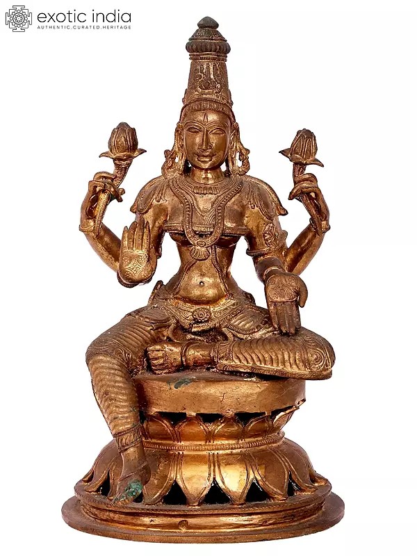 12'' Goddess Lakshmi Panchaloha Bronze Statue from Swamimalai | Madhuchista Vidhana (Lost-Wax)