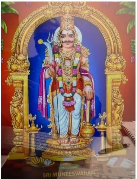 36" Muniswaran Swamy Wooden Idol – Handcrafted Hindu God Statue