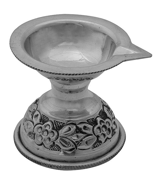 Wick Lamp with Ornamental Base