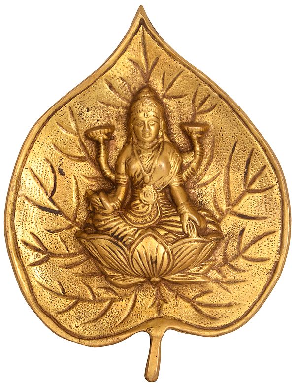 Goddess Lakshmi in Peepal Leaf (Wall Hanging Plate)