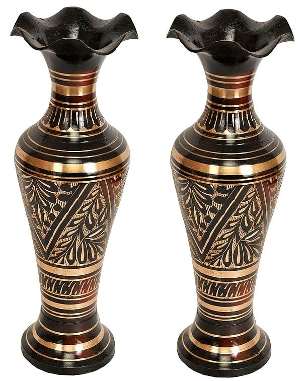 Beautifuly Engraved Flower Vase Pair