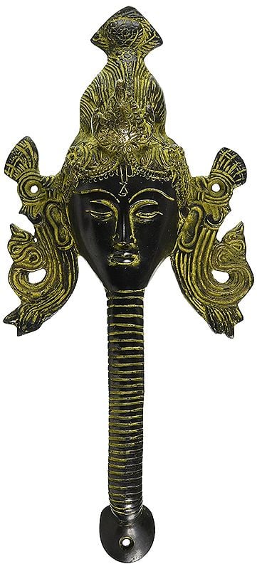 Tara Door-handle, The Elaborate Crown Framing Her Face