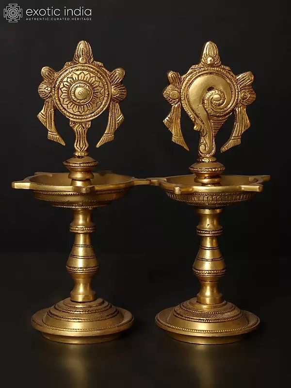 8" Pair of Multi Wicks Conch and Chakra Lamp in Brass