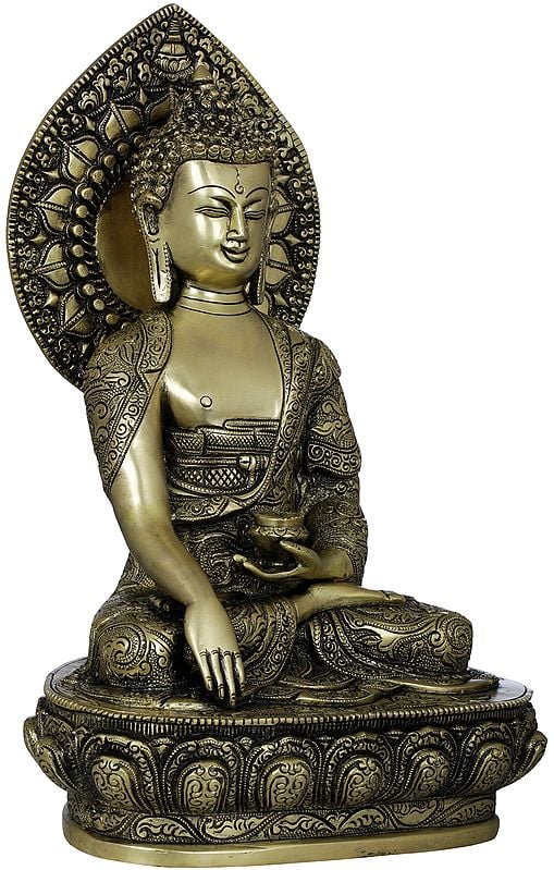 buddha shakyamuni seated in meditation